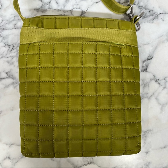 lug skipper crossbody RFID shoulder quilted green apple travel bag lightweight - Picture 3 of 11